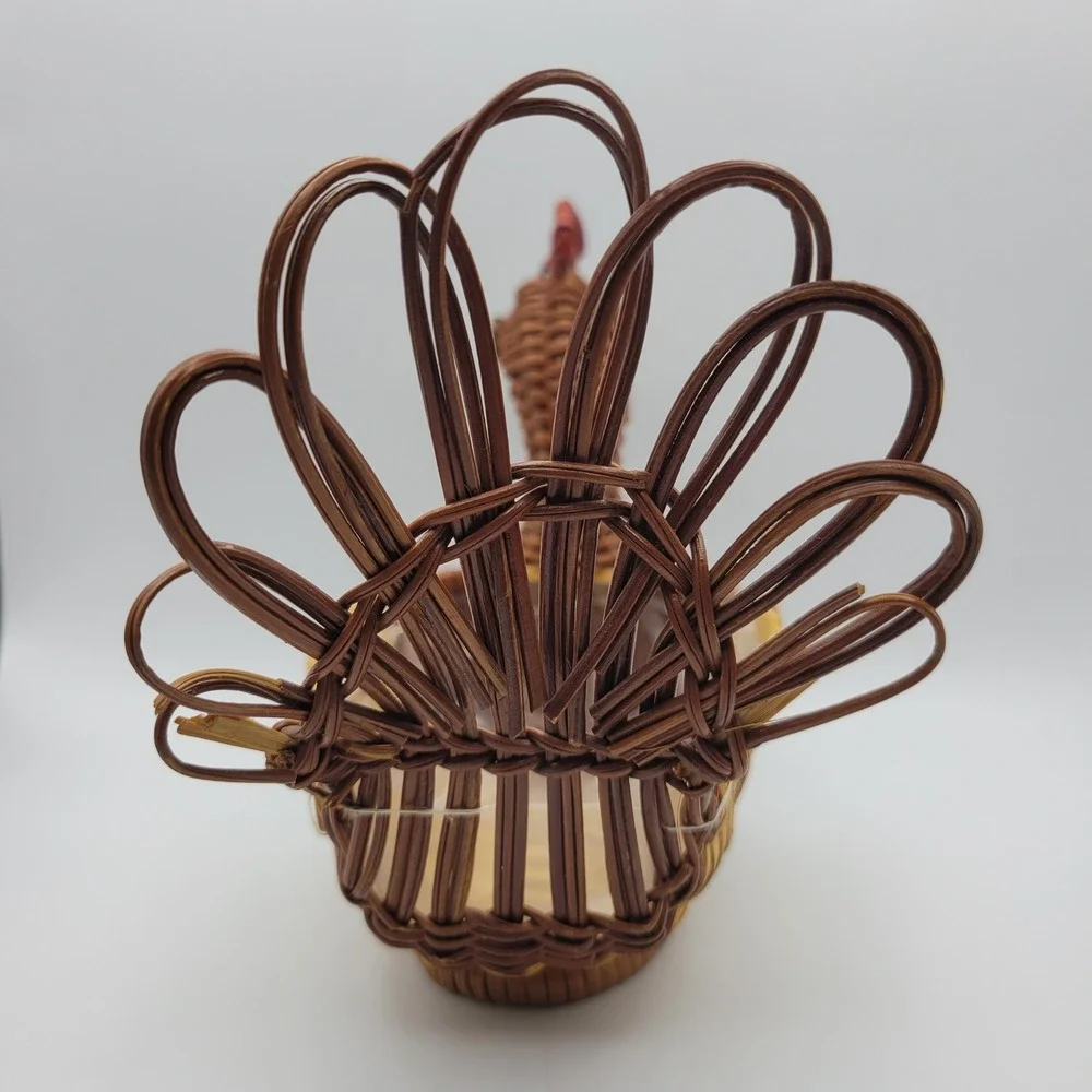 Cute Wicker Chicken Basket Planter with Liner‎ Vintage Farmhouse Decor